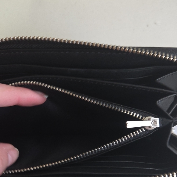 Coach Black and Gray Signature Wallet - Picture 5 of 8